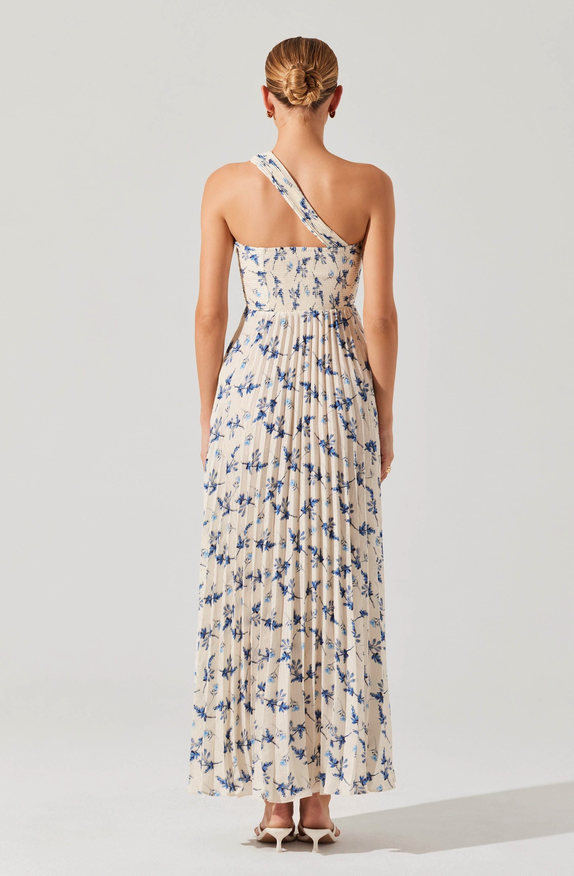 Rasya Pleated Floral Maxi Dress