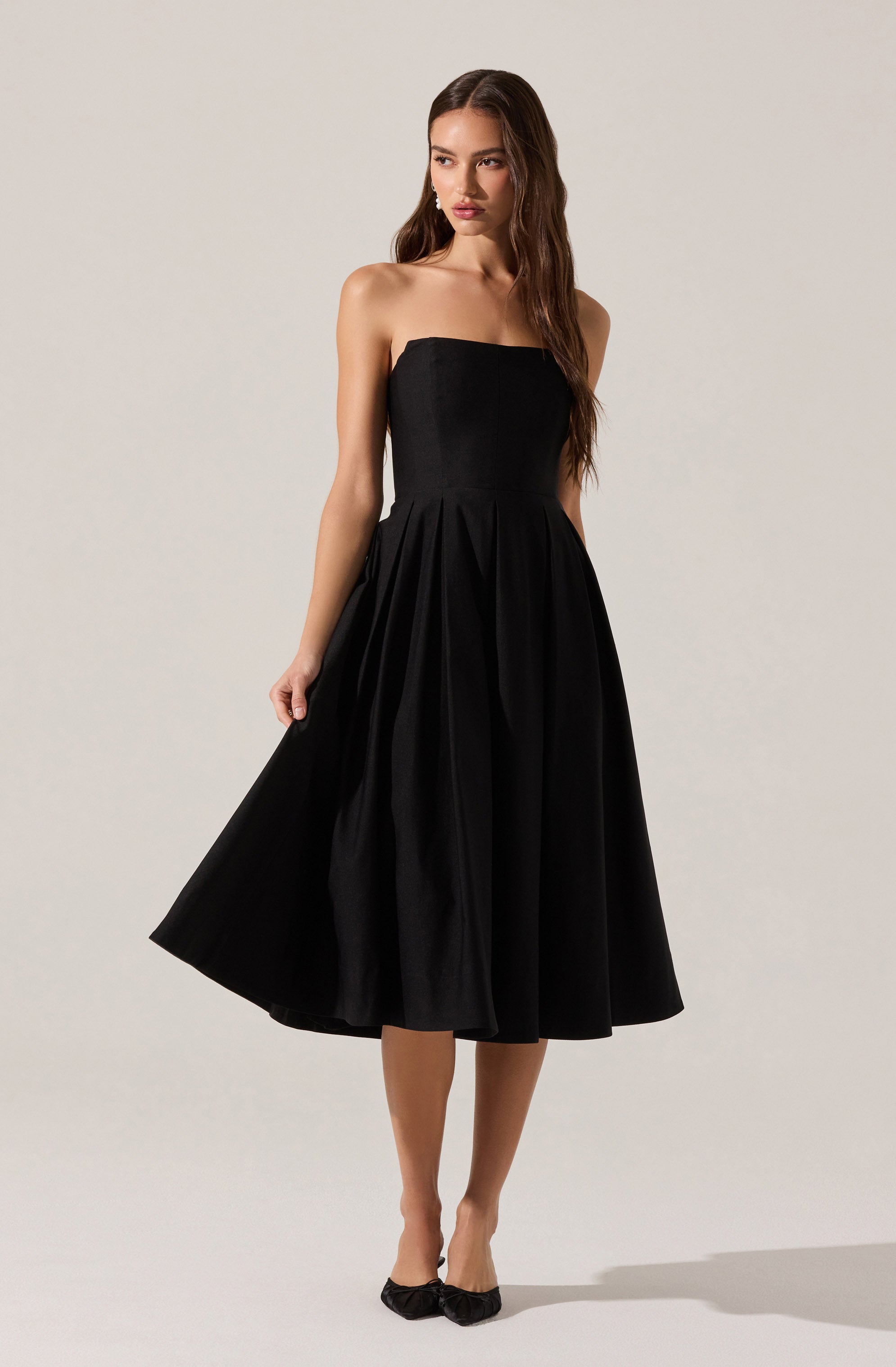Reiona Strapless Pleated Midi Dress