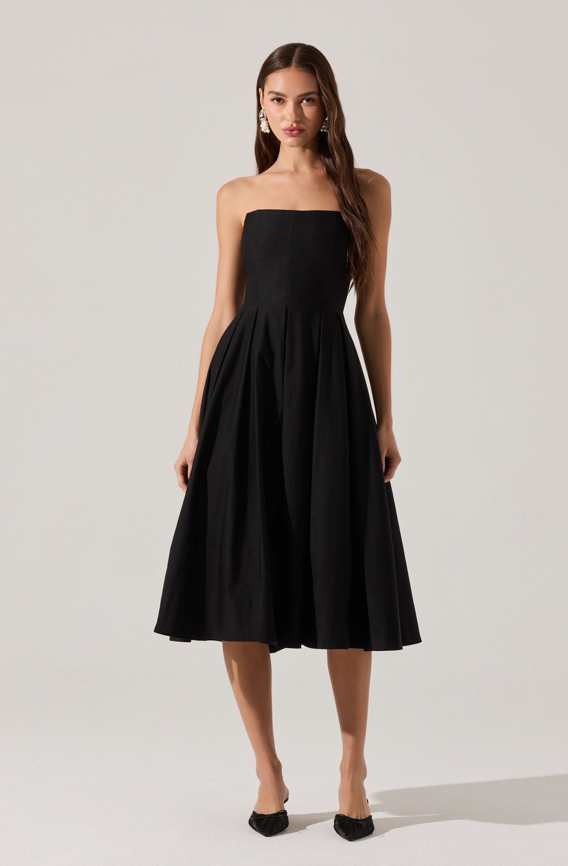 Reiona Strapless Pleated Midi Dress