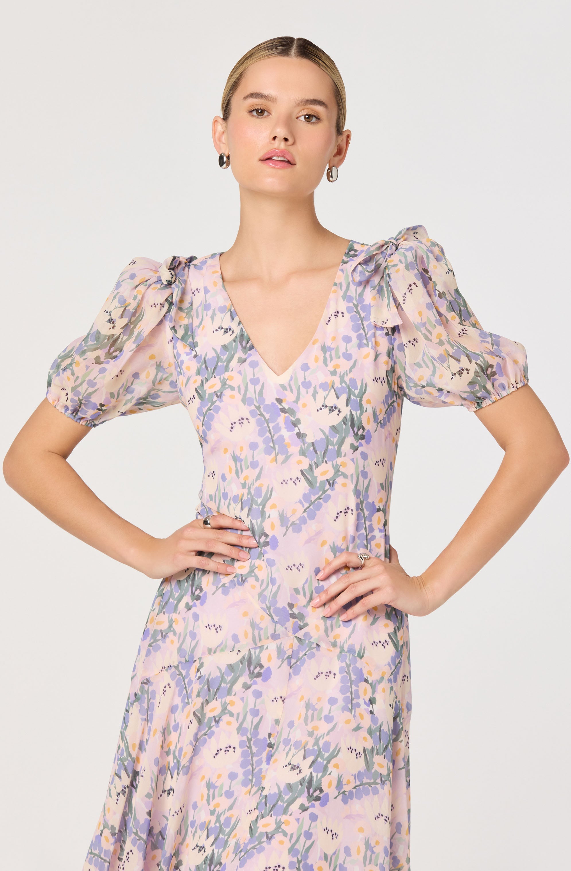 Jessenia Floral V-Neck Midi Dress