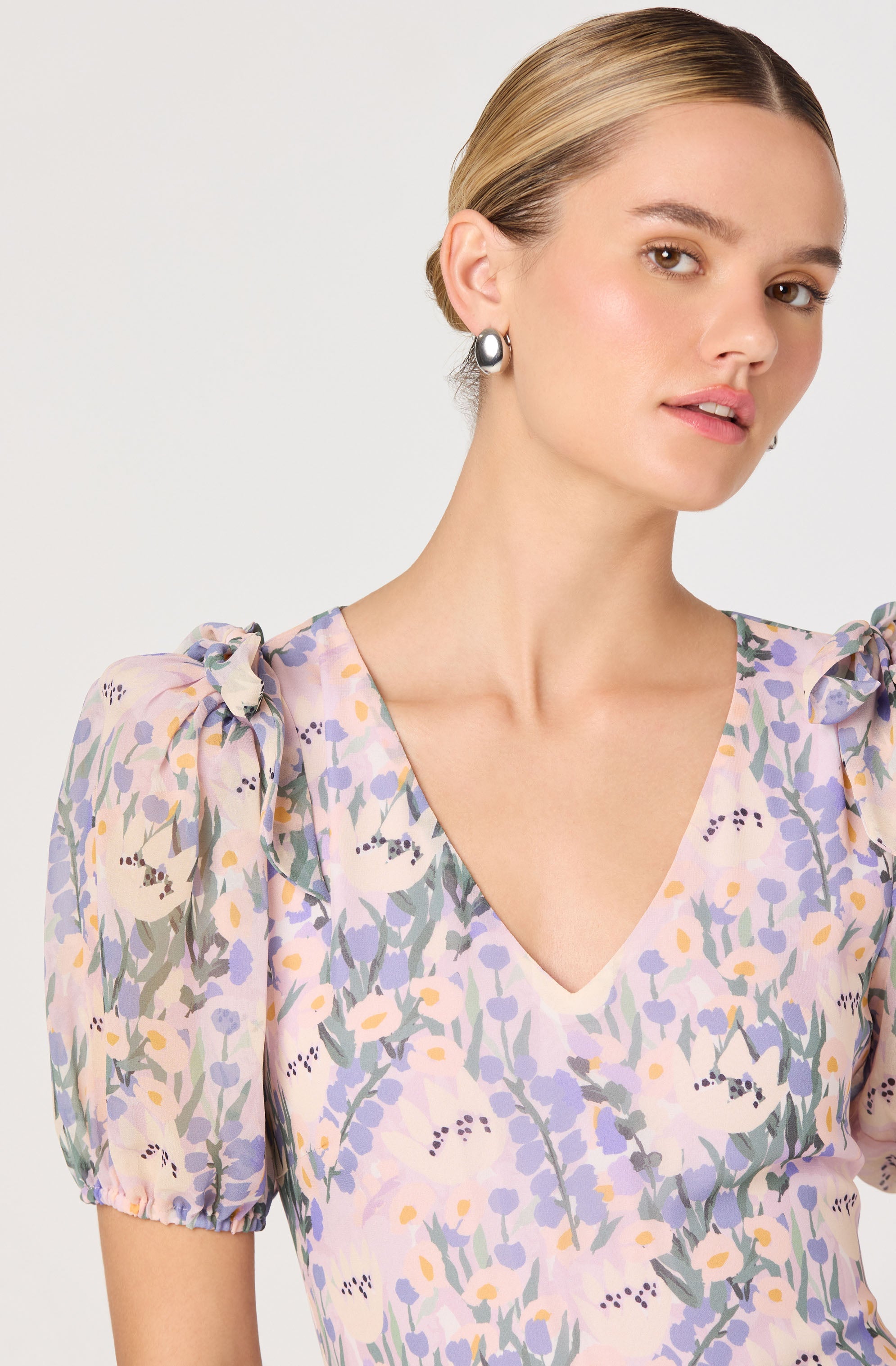 Jessenia Floral V-Neck Midi Dress
