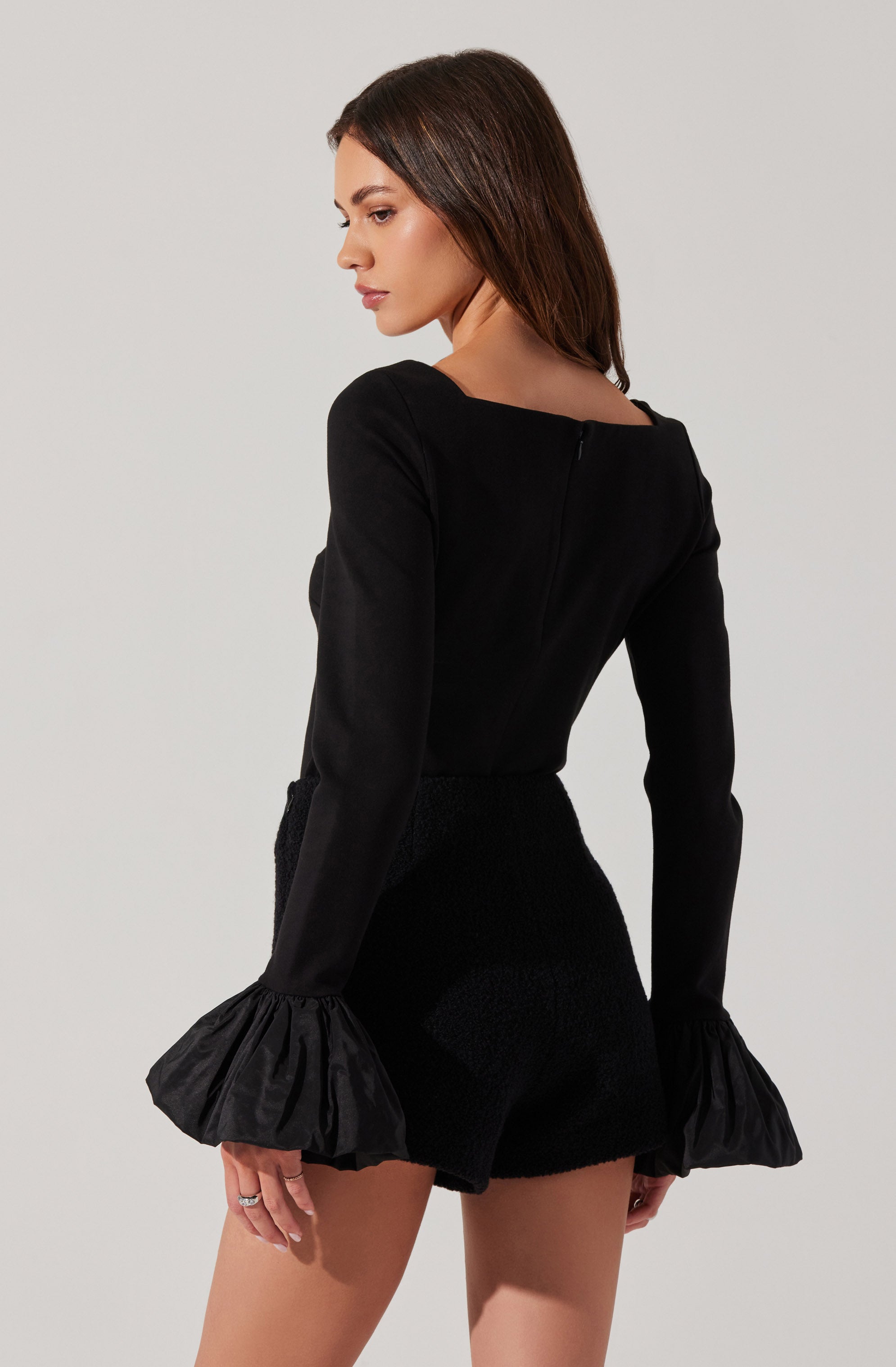 Genessy Contrast Flounce Sleeve Top