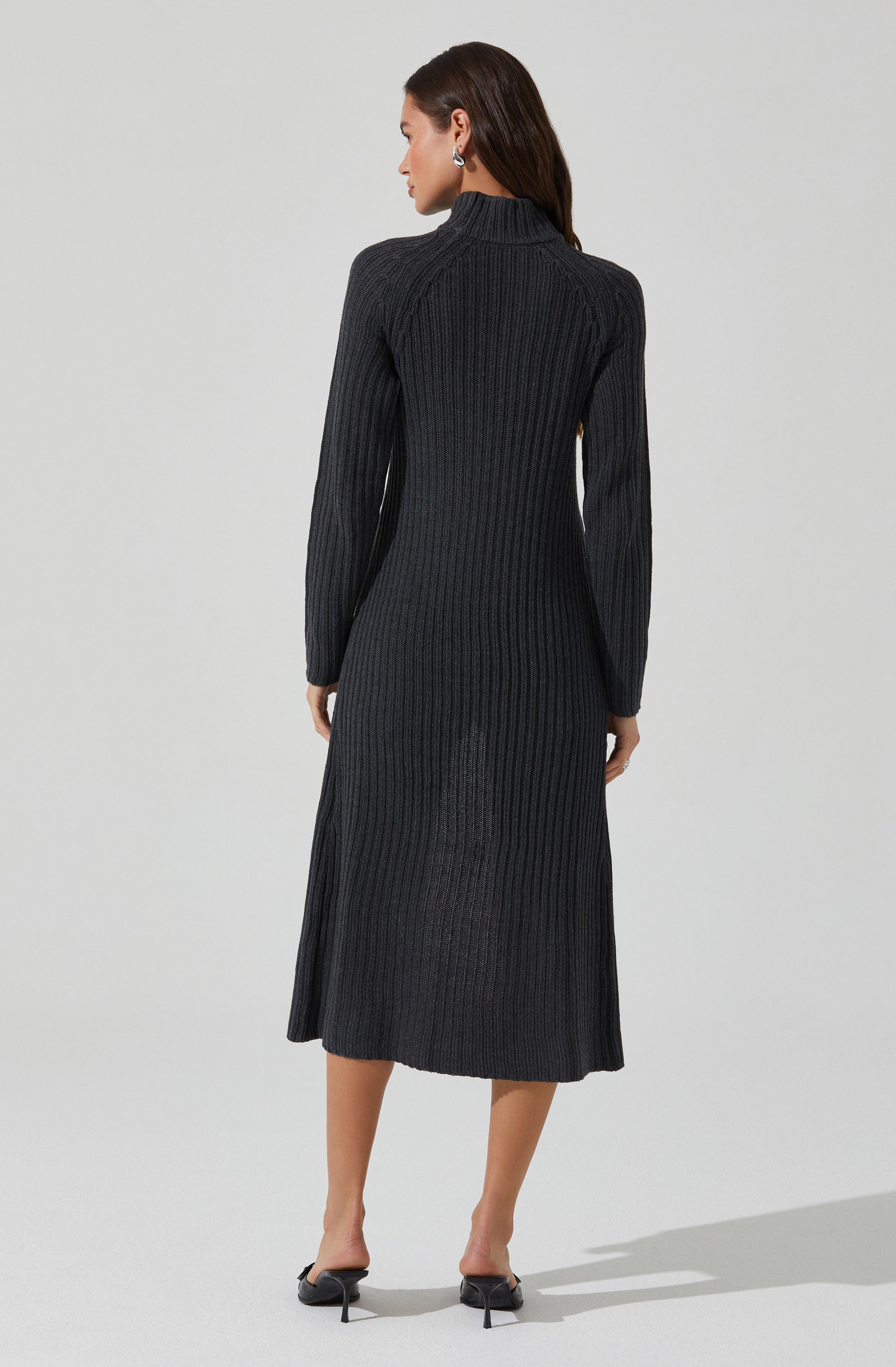 Estilo Mock Neck Slit Sweater