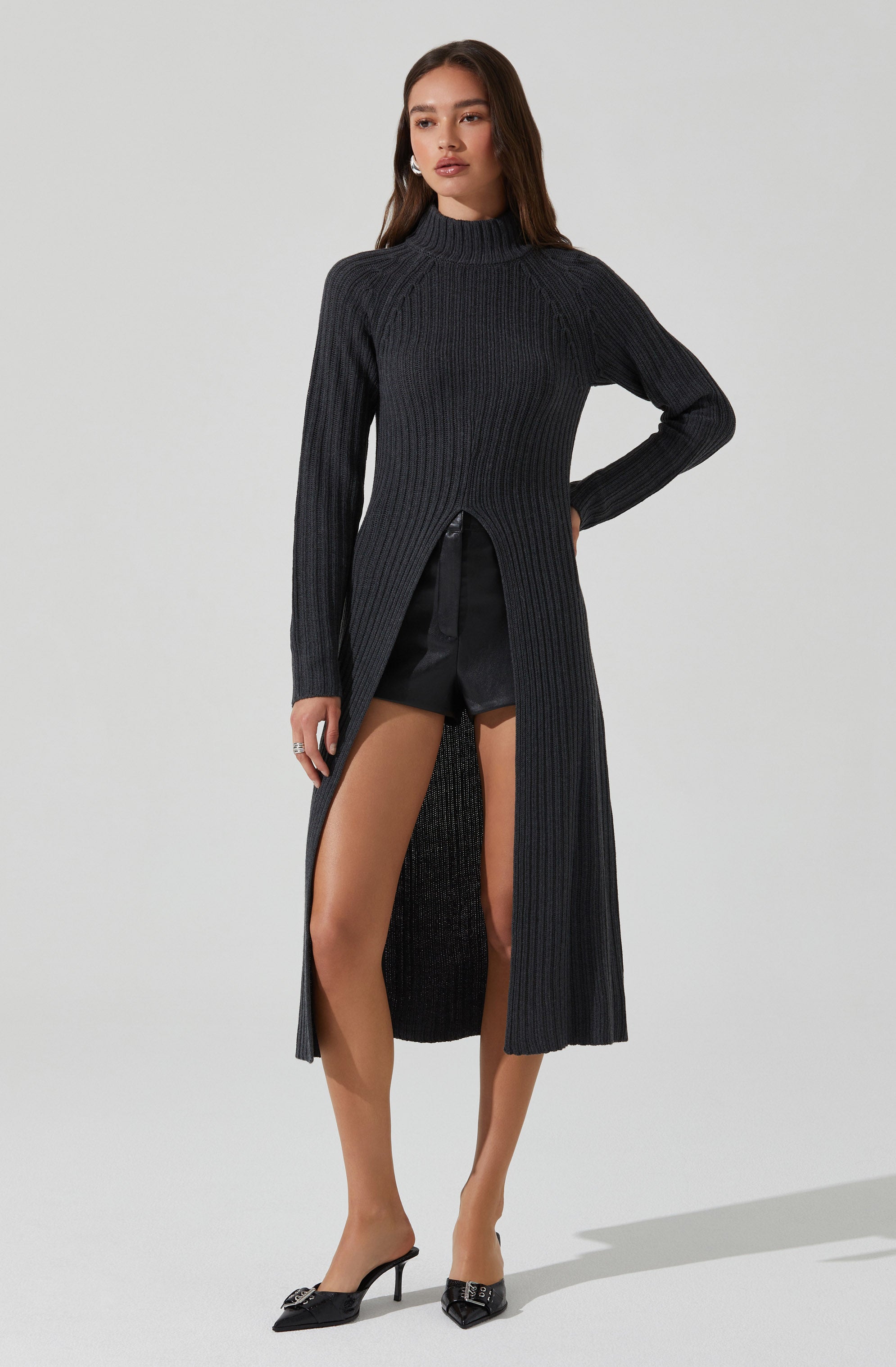 Estilo Mock Neck Slit Sweater