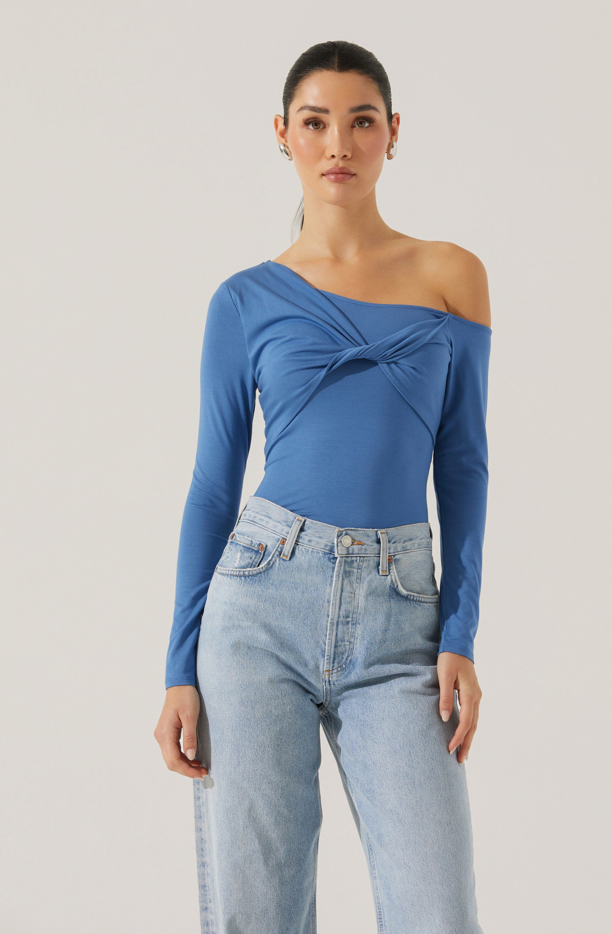 Kora Twist Front Top