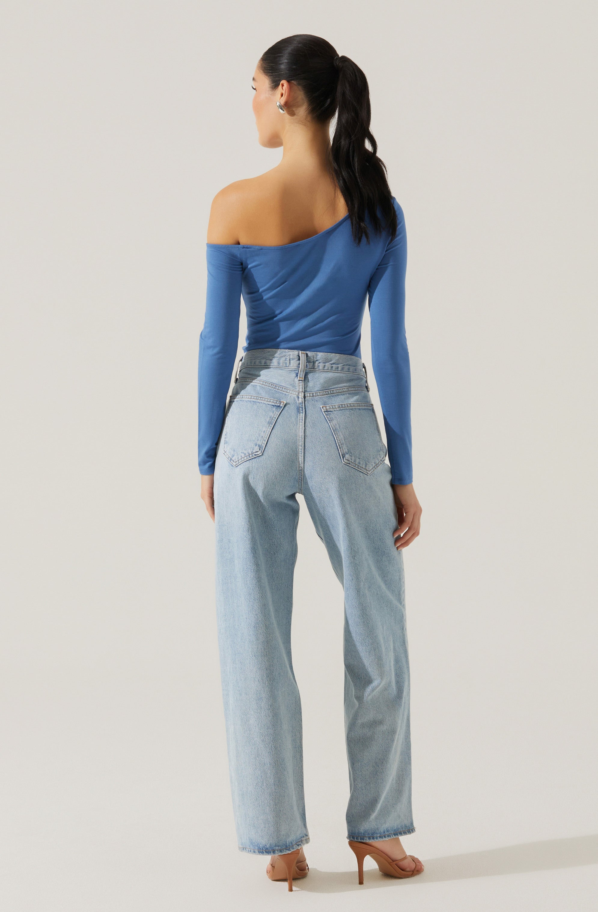 Kora Twist Front Top