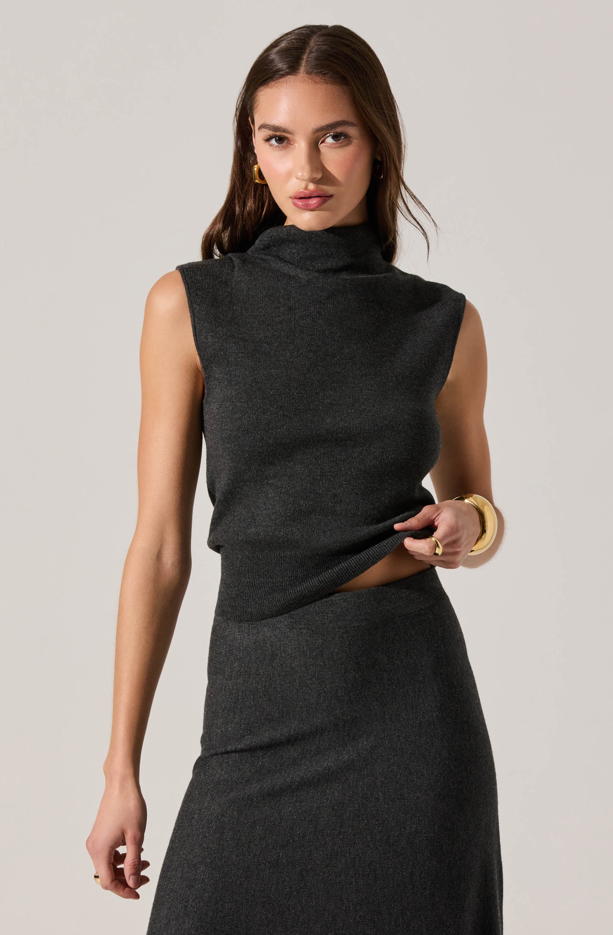 Deora Sleeveless Mock Neck Sweater