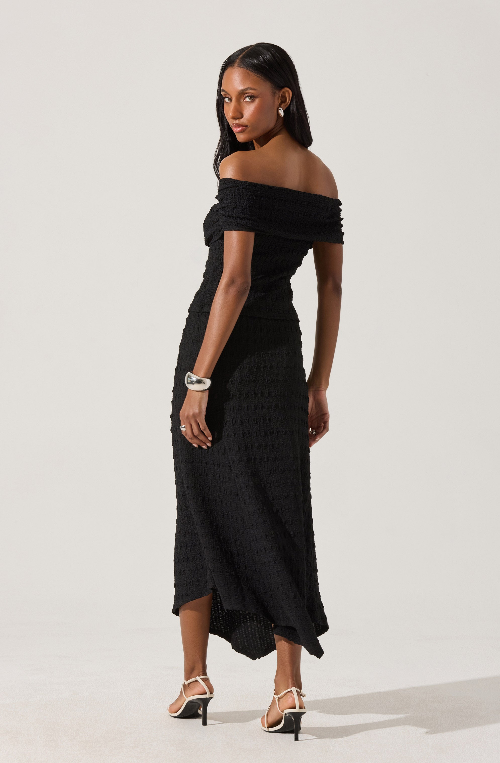 Textured Asymmetric Knit Skirt