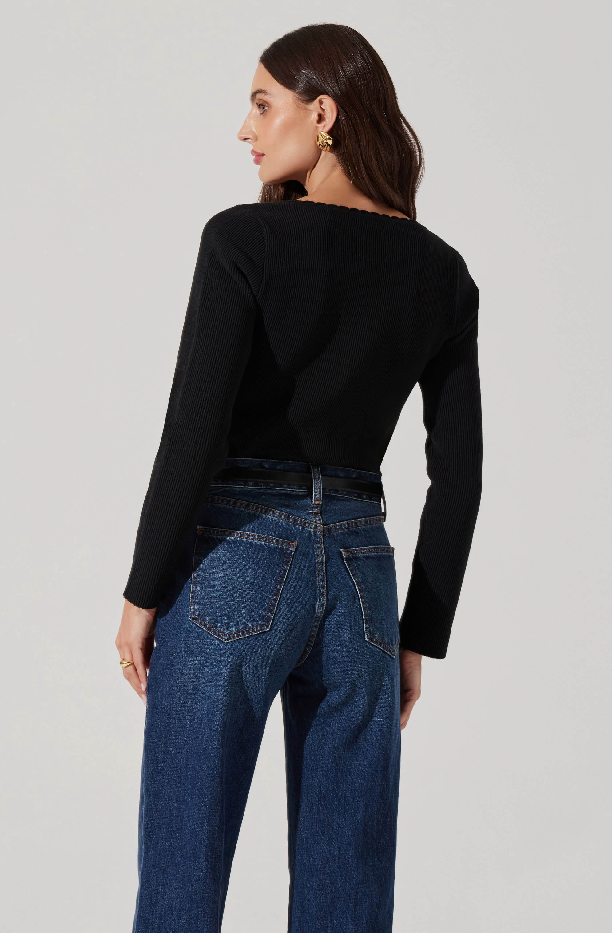 Scallop Trim Ribbed Knit Top