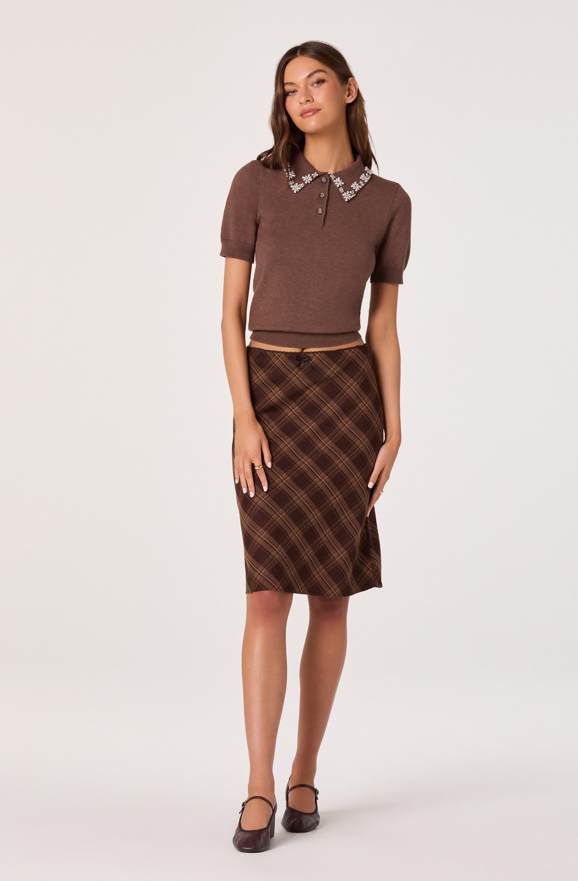 Embellished Collar Short Sleeve Sweater