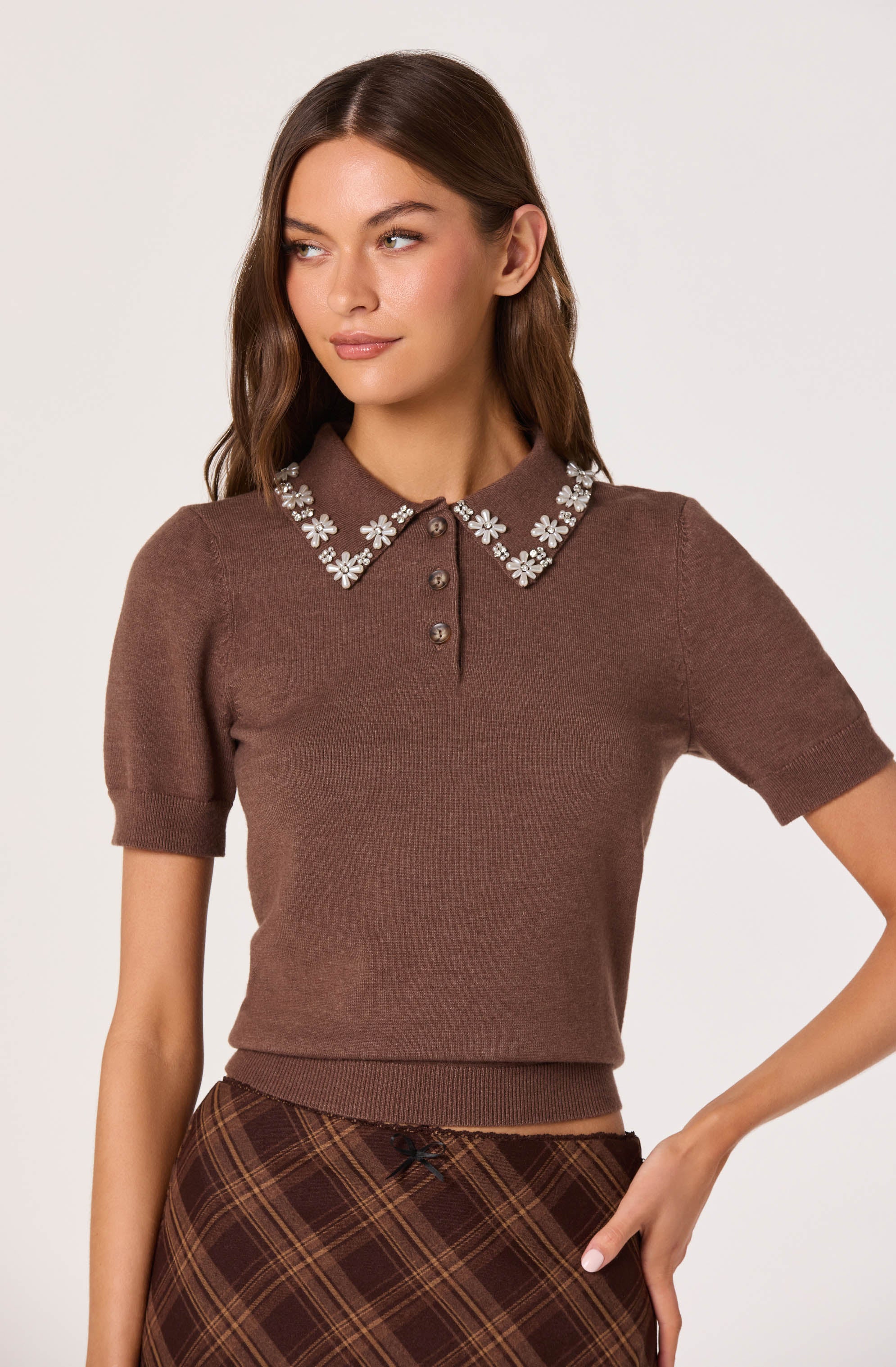Embellished Collar Short Sleeve Sweater
