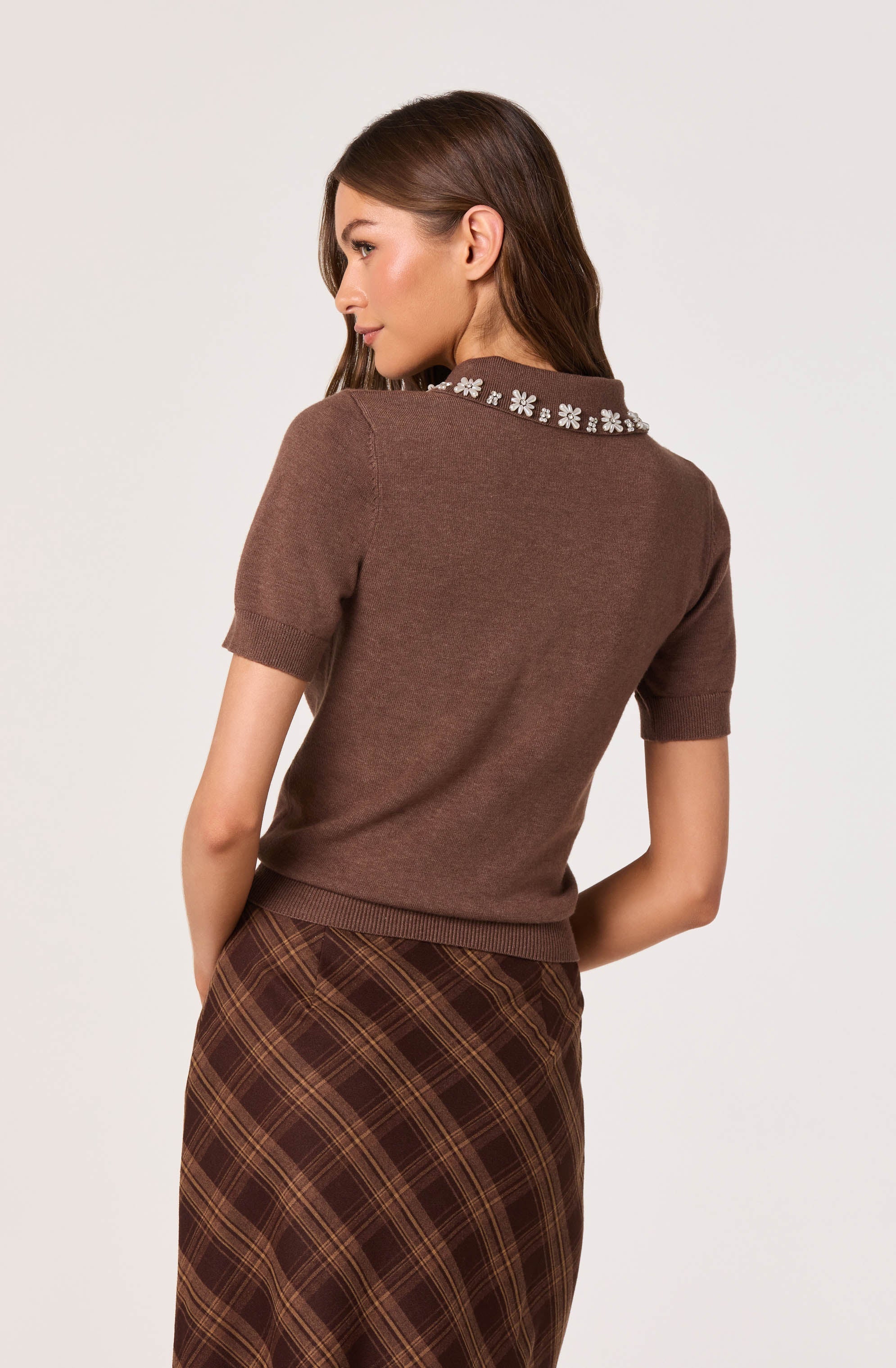 Embellished Collar Short Sleeve Sweater