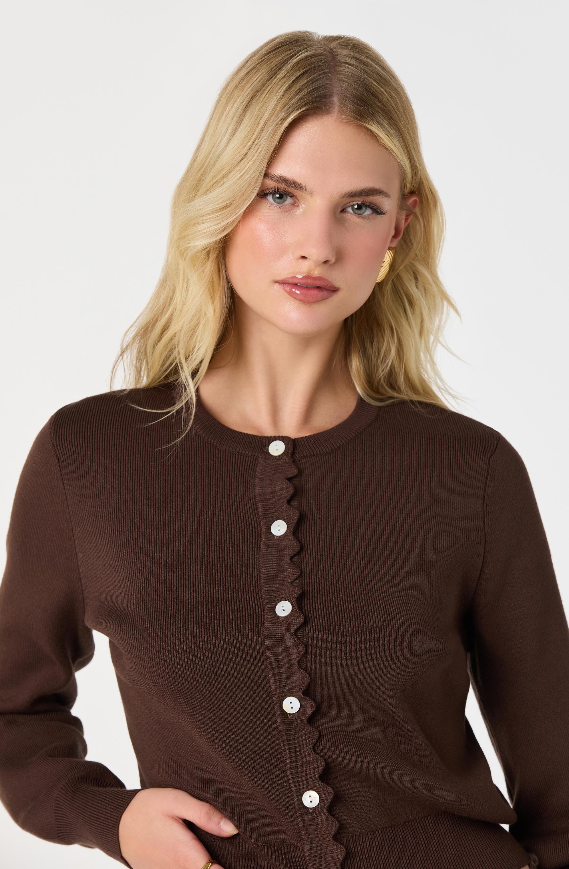 Scalloped Crewneck Cardigan